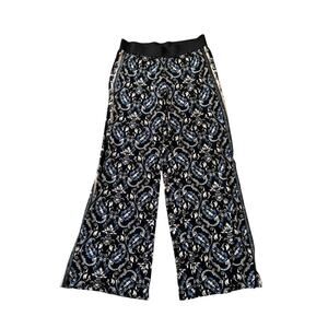 White House Black Market Woman's pants; lightweight; flowy fit, Small